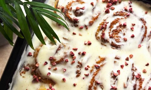 Kaneelirullid toorjuustuglasuuriga